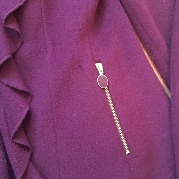 Tahari wool blend ruffle coat - Picture 2 of 8